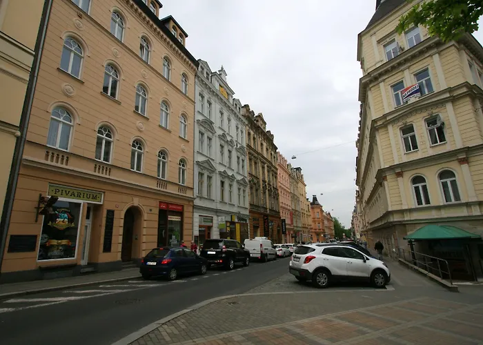 No. 19 Jaltská 3 * KLV