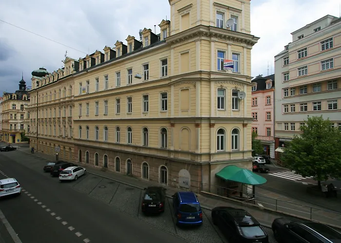 No. 19 Jaltská 3 *